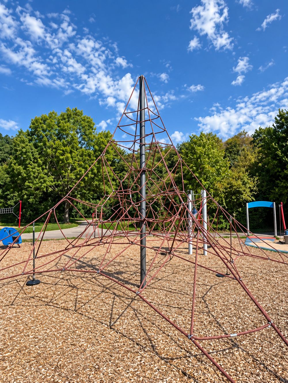 Kletternetz auf dem Spielplatz